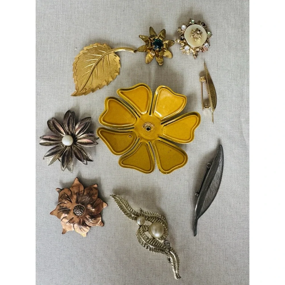 9‎ Vintage Leaf Flower Brooch Gold Silver  Bronze Tone Rhinestones Enameled